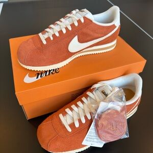 Men’s Nike Cortez SE sneakers size 10, dark Russet NIB